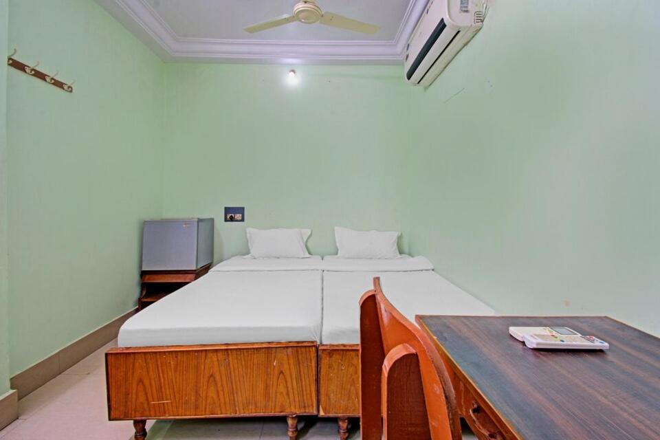 Decent Residency Otel Kākināda Dış mekan fotoğraf
